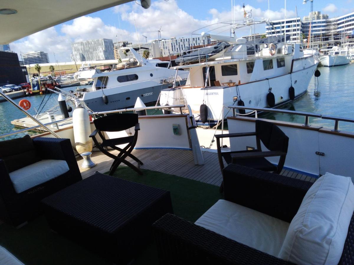 Hotel Amazing Boat To Sleep In Barcelona Sant Adria de Besos Exterior foto