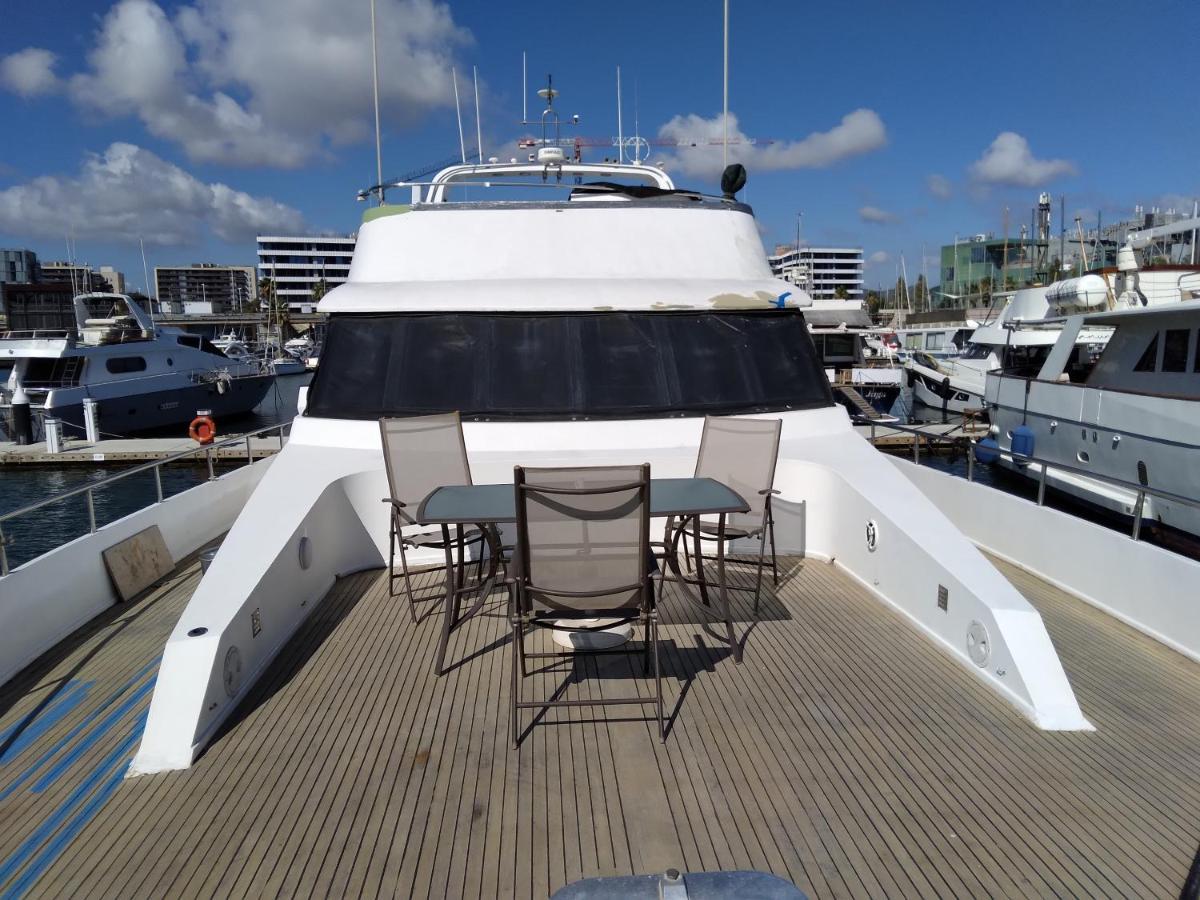 Hotel Amazing Boat To Sleep In Barcelona Sant Adria de Besos Exterior foto