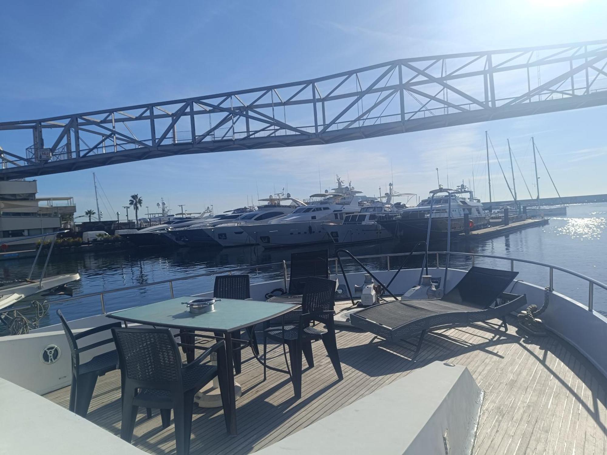 Hotel Amazing Boat To Sleep In Barcelona Sant Adria de Besos Exterior foto