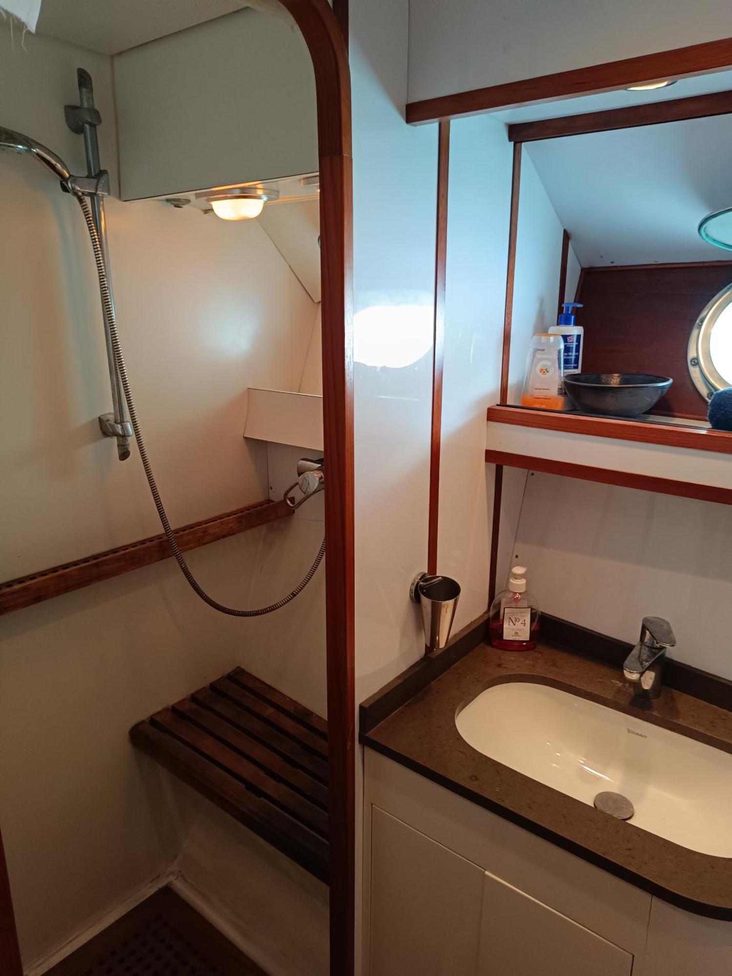 Hotel Amazing Boat To Sleep In Barcelona Sant Adria de Besos Exterior foto