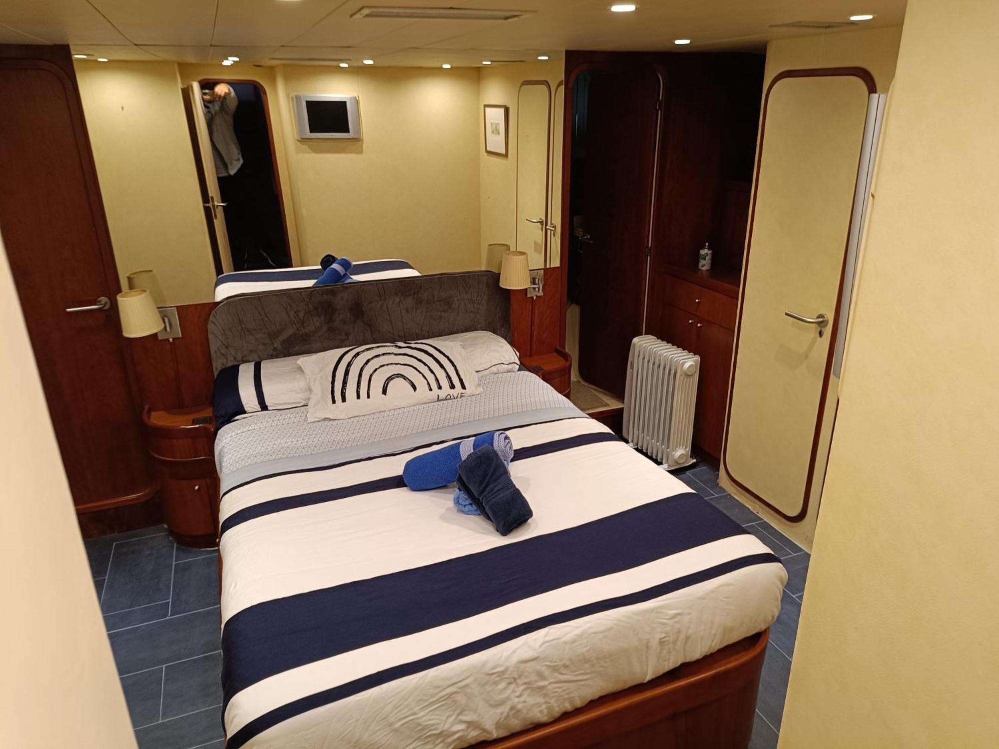 Hotel Amazing Boat To Sleep In Barcelona Sant Adria de Besos Exterior foto