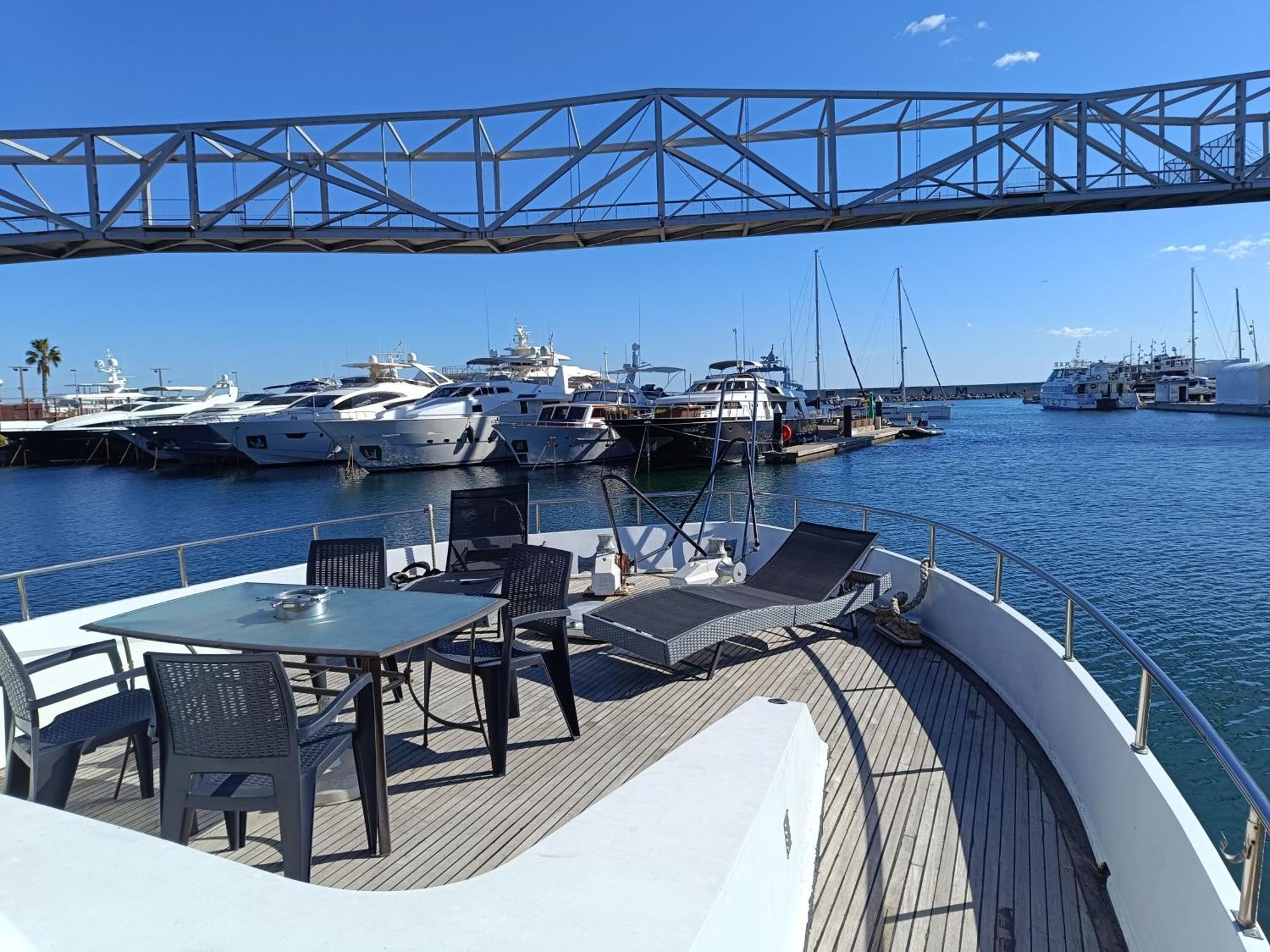 Hotel Amazing Boat To Sleep In Barcelona Sant Adria de Besos Exterior foto