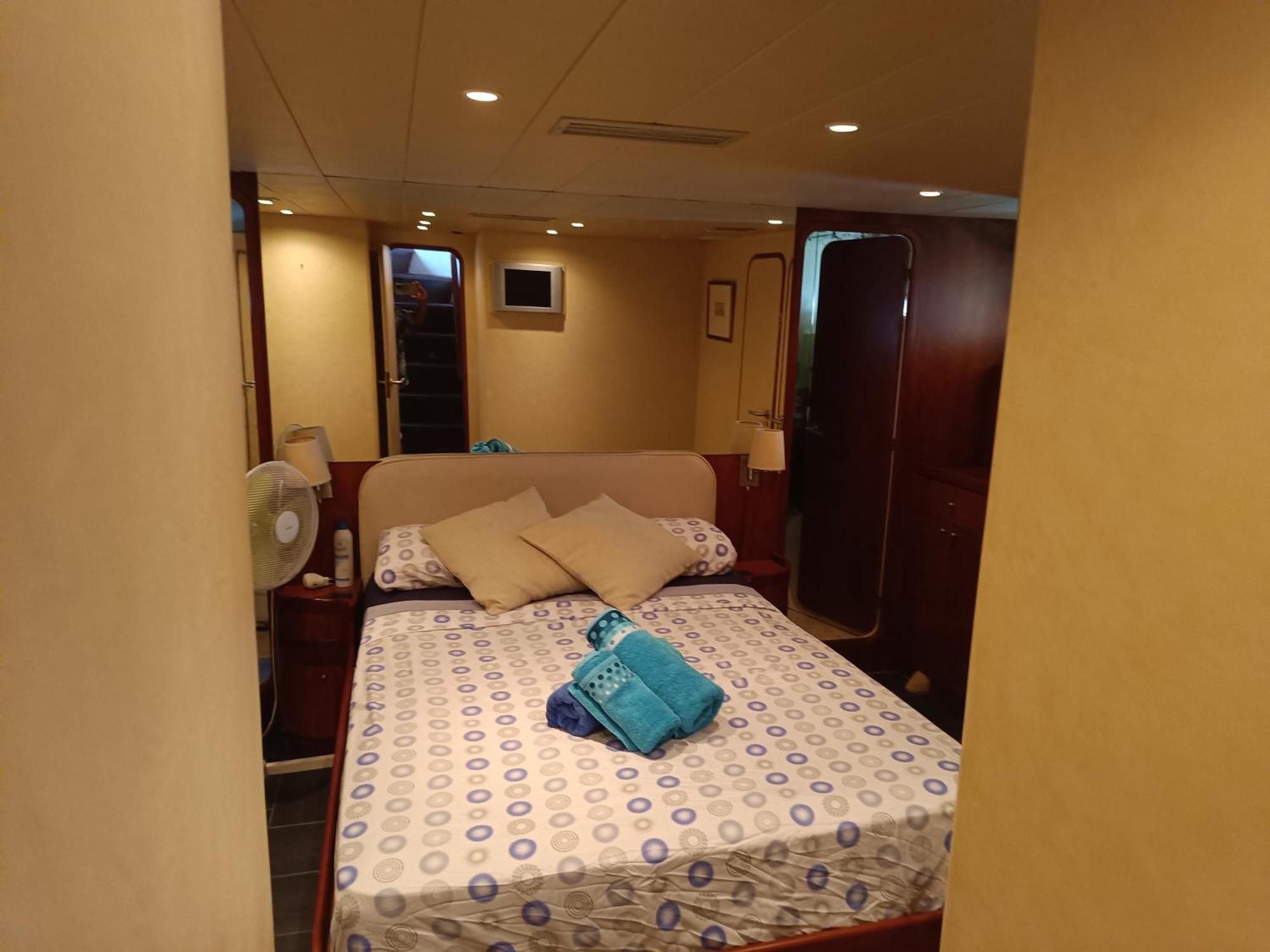 Hotel Amazing Boat To Sleep In Barcelona Sant Adria de Besos Exterior foto